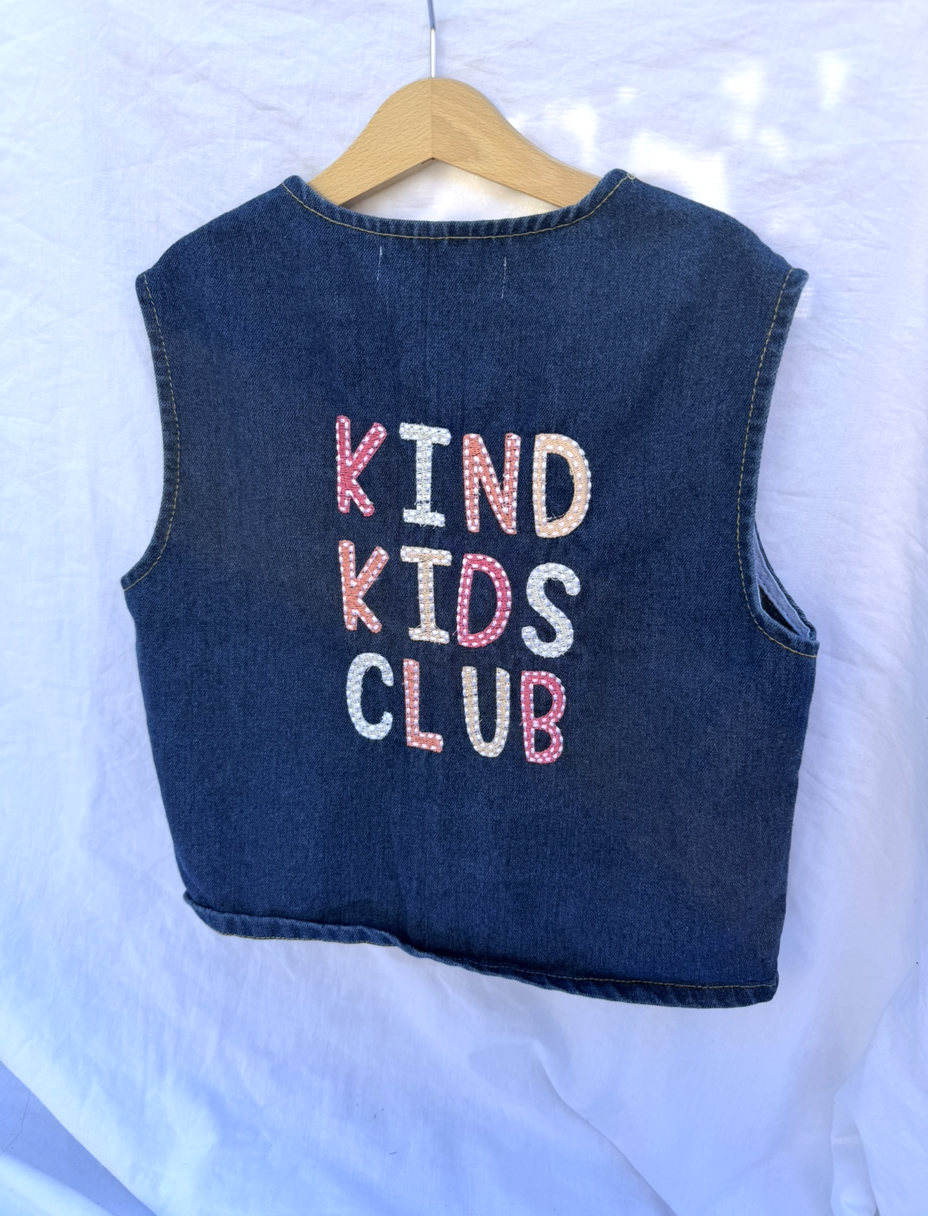 The Kind Kids Club Gilet